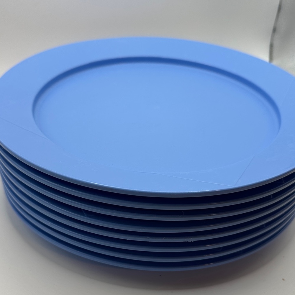 Tupperware Snap Together Picnic Plates 9.75'' Set of 8 Dishes Blue #5547 Camping